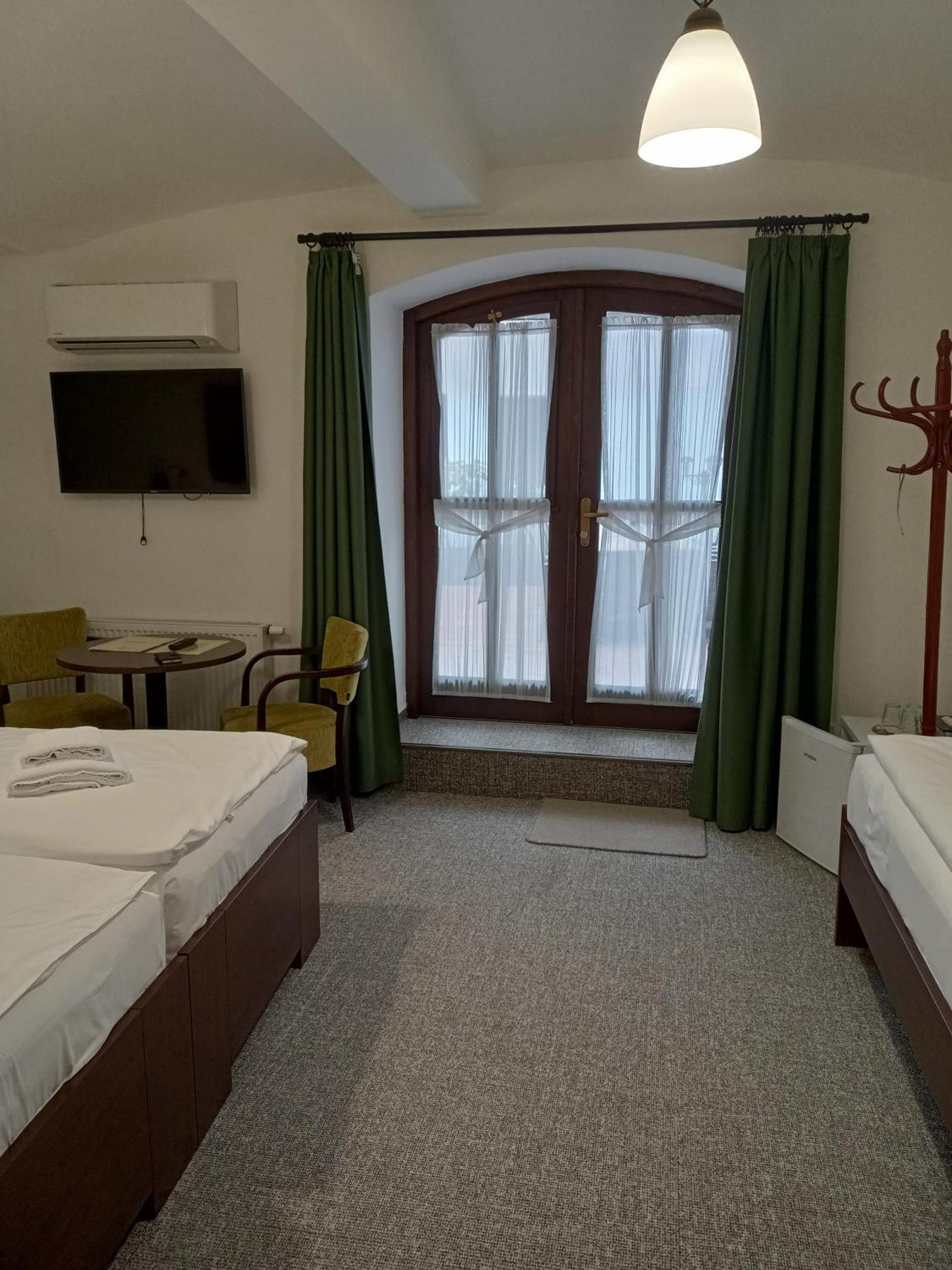 Nocleg ze śniadaniem Old House 3*
